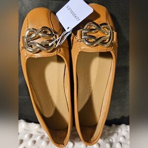 Aerosoles Tan Flats with Gold Chain | Size 8 | New